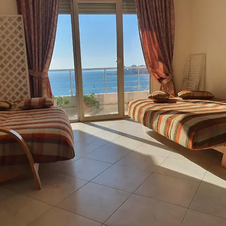 Beachfront Center סרנדה